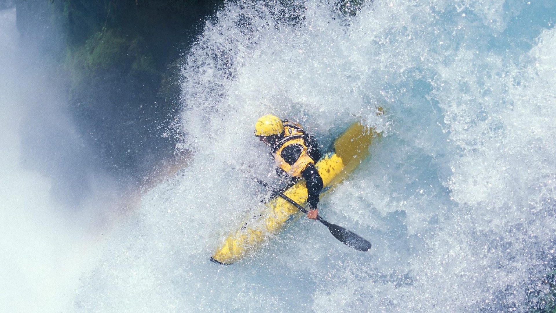 爱游戏大厅官网-远射“银河炸裂”：那些令人尖叫的欧冠佳作，银河足球队远射
